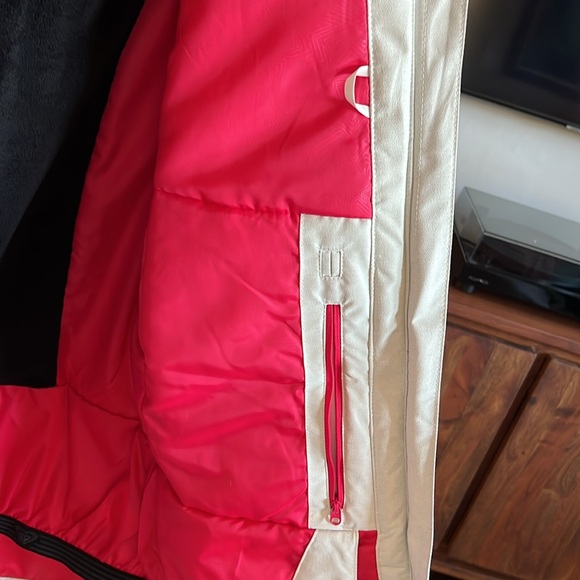 Roxy- Snowboard Jacket - Picture 8 of 11